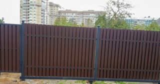 Купить распашные ворота из штакетника Карпинск, цена от 2772 руб.