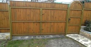 Купить распашные ворота деревянные Карпинск, цена от 2772 руб.