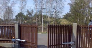 Купить распашные ворота из штакетника Карпинск, цена от 2772 руб.